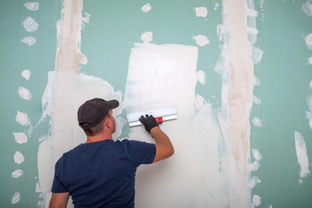 La pl&acirc;trerie traditionnelle face aux m&eacute;thodes modernes, avantages et inconv&eacute;nients